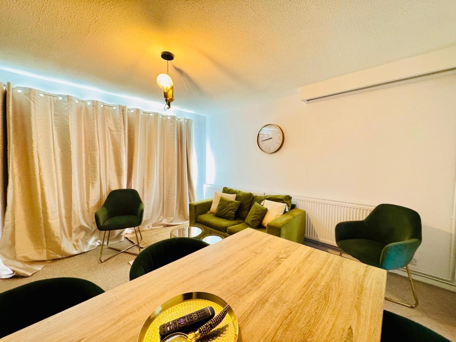 2 Bed House, Sleeps 6, Dog Friendly, Close To A14 M11, With Garden & Parking Long Stay Work Contractor Leisure, Jade CBG Exterior foto